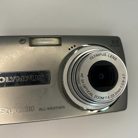 Olympus Stylus 810 All Weather 8 Megapixel Digital Camera - Picture 8 of 9